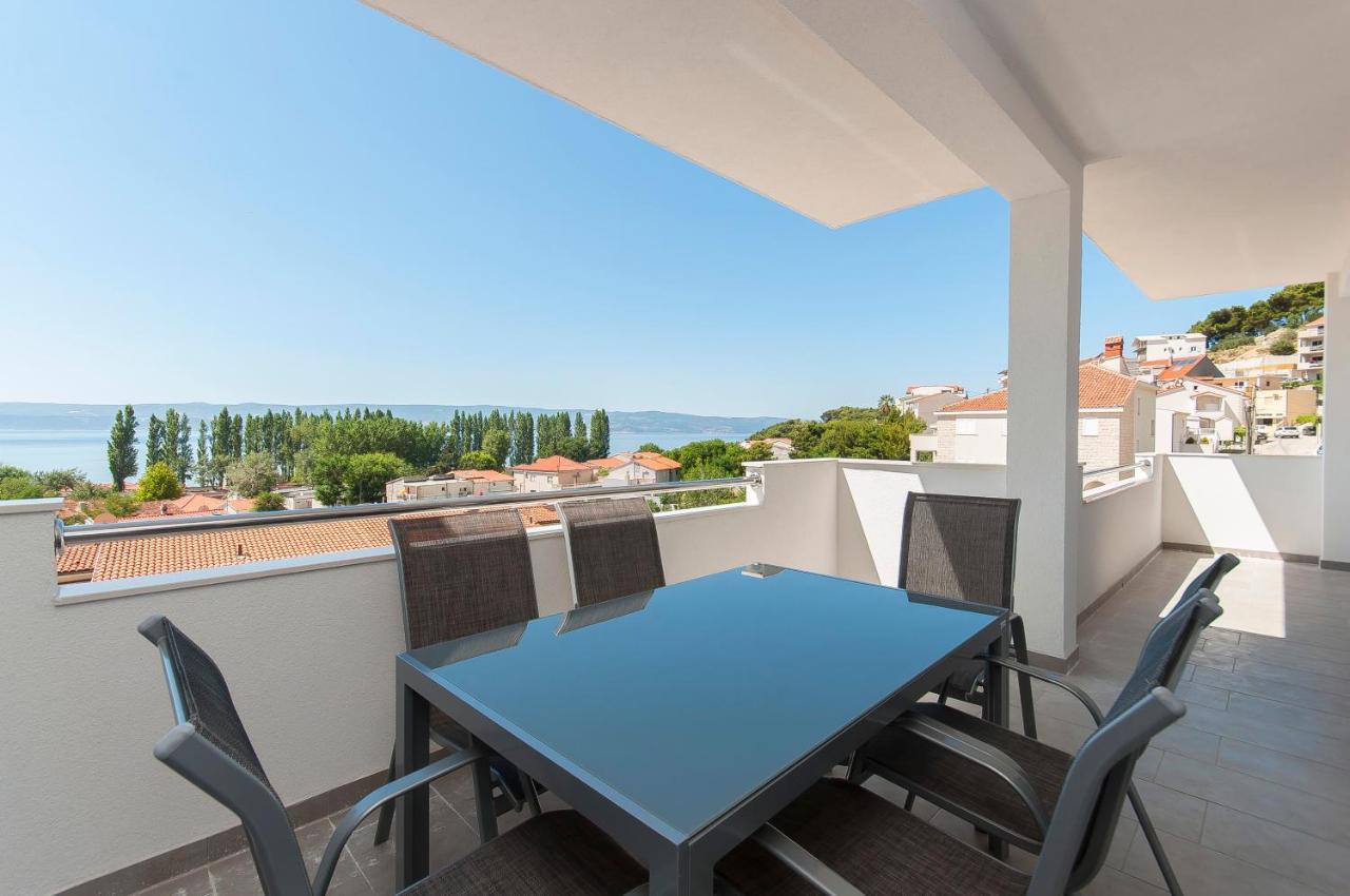 Apartman Mira- Omis Exterior photo