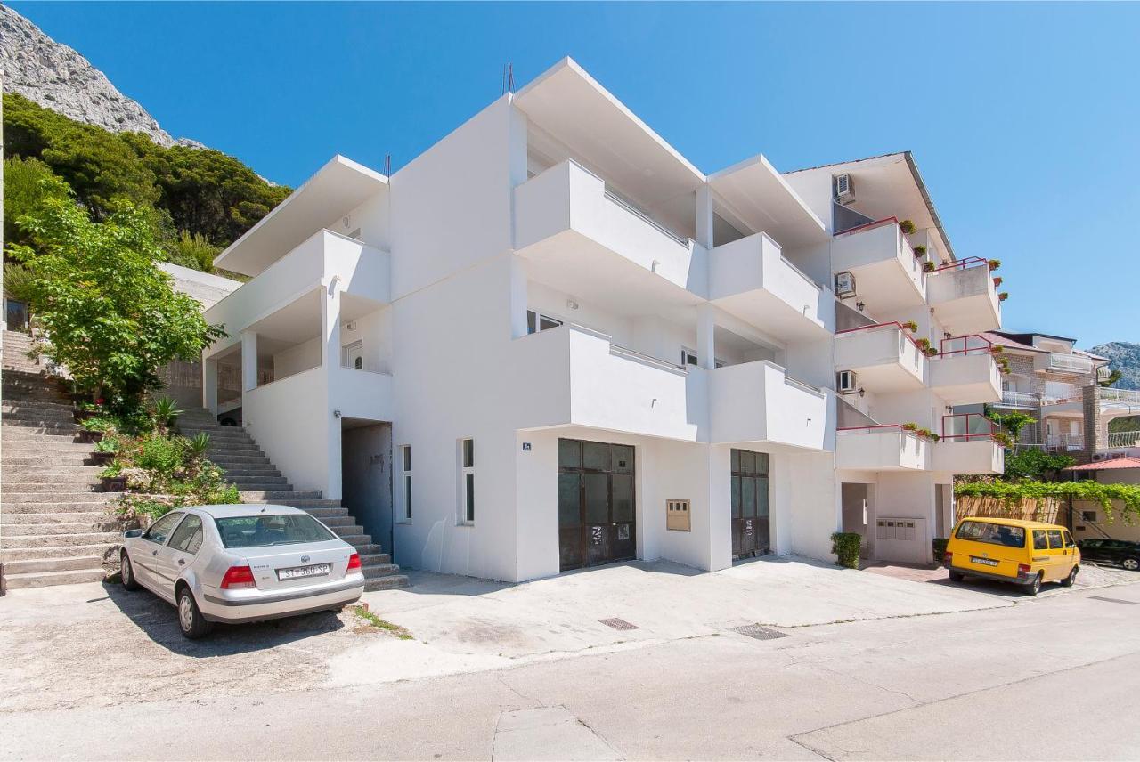 Apartman Mira- Omis Exterior photo